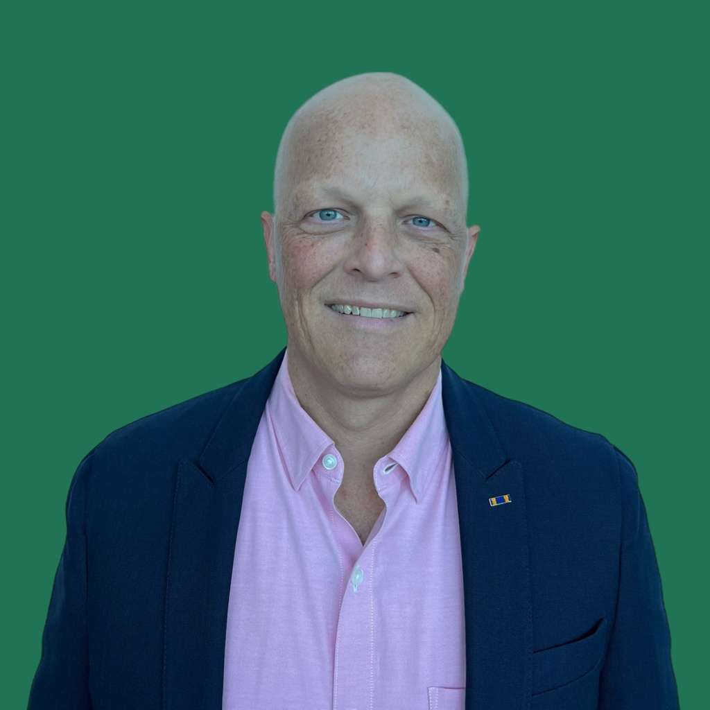 This is the headshot of Chad Faber of Ivy Coach, a former Harvard admissions officer.