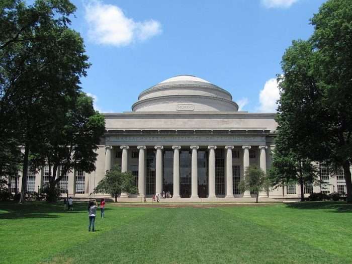 The MIT rotunda building.