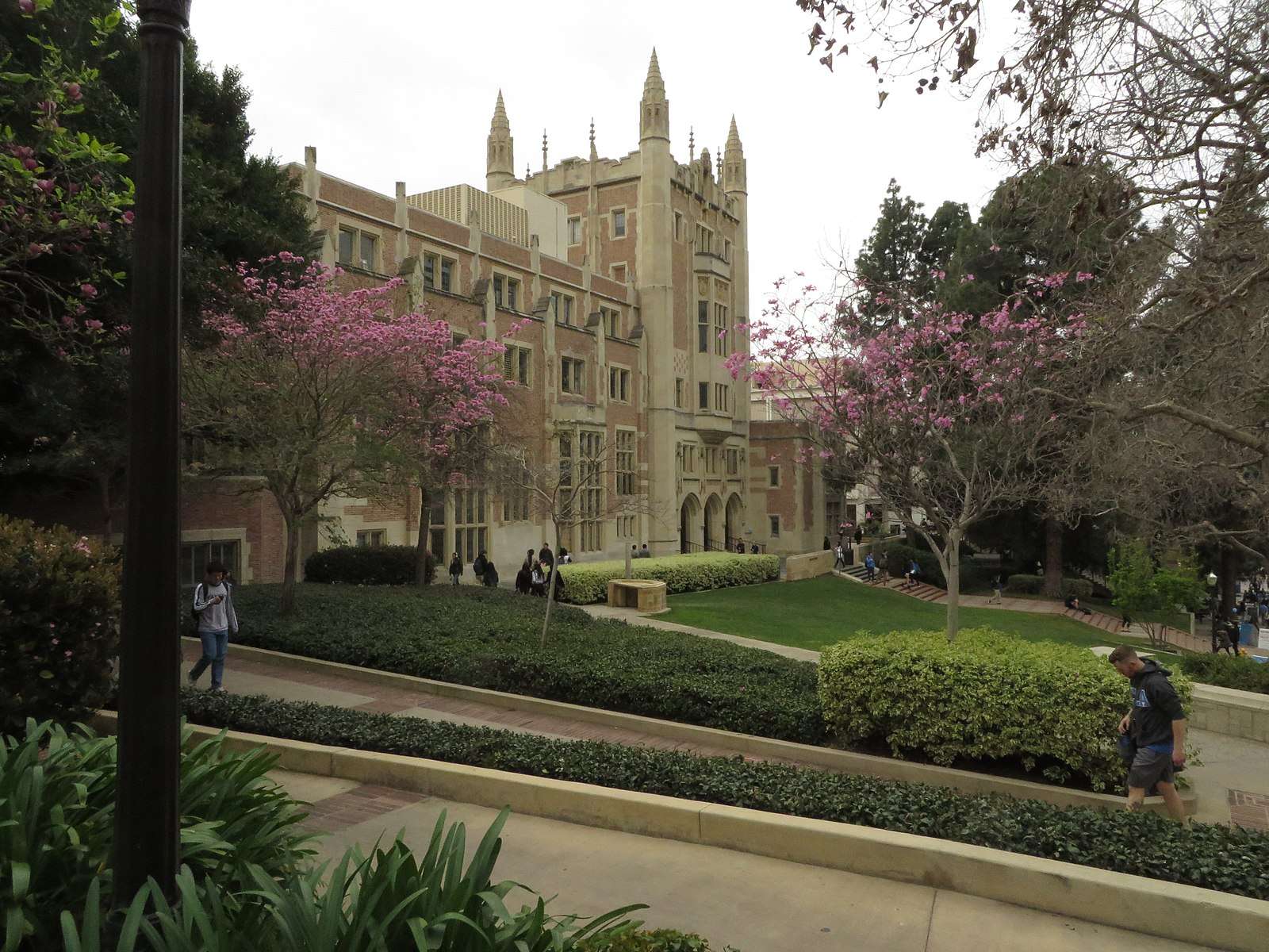The front lawn of Kerckhoff Hall is featured at UCLA.