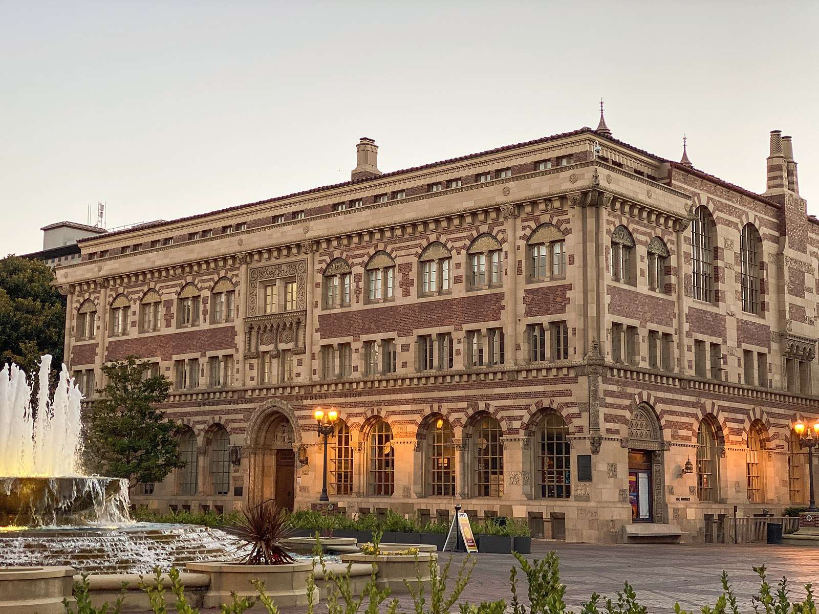 The Gwynn Wilson Student Union is featured at USC.